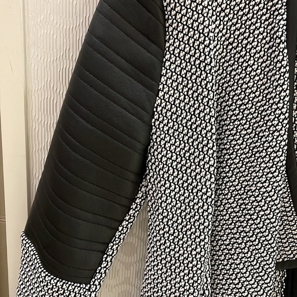 Generation Love Open Blazer Stunning! Small - Picture 2 of 8